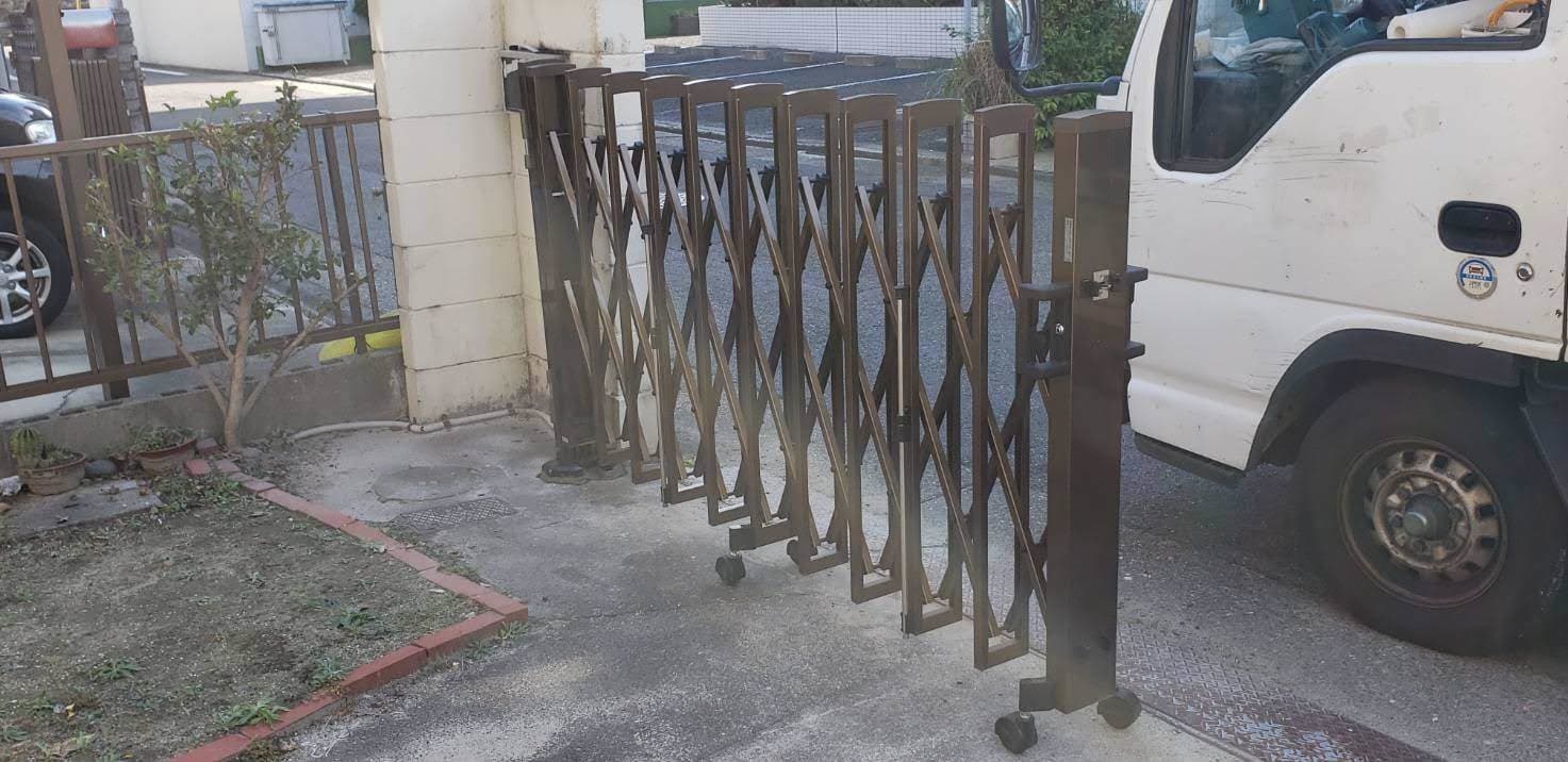 カーテンゲート取替工事 | 名古屋市北区のエクステリア工事ならイズ美