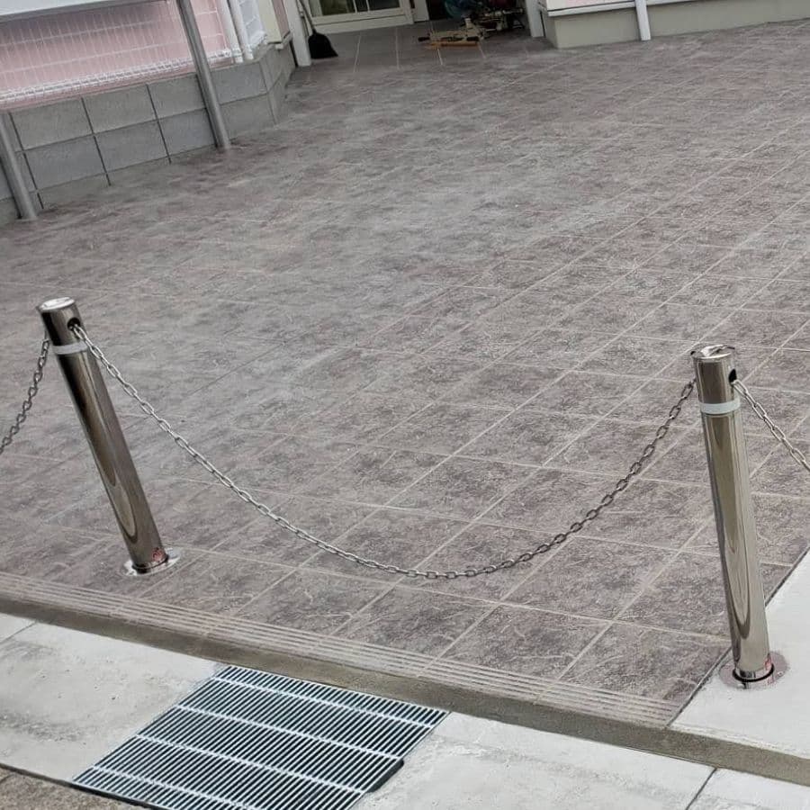 駐車場ポール設置 名古屋市北区 | 名古屋市北区でエクステリア工事ならイズ美