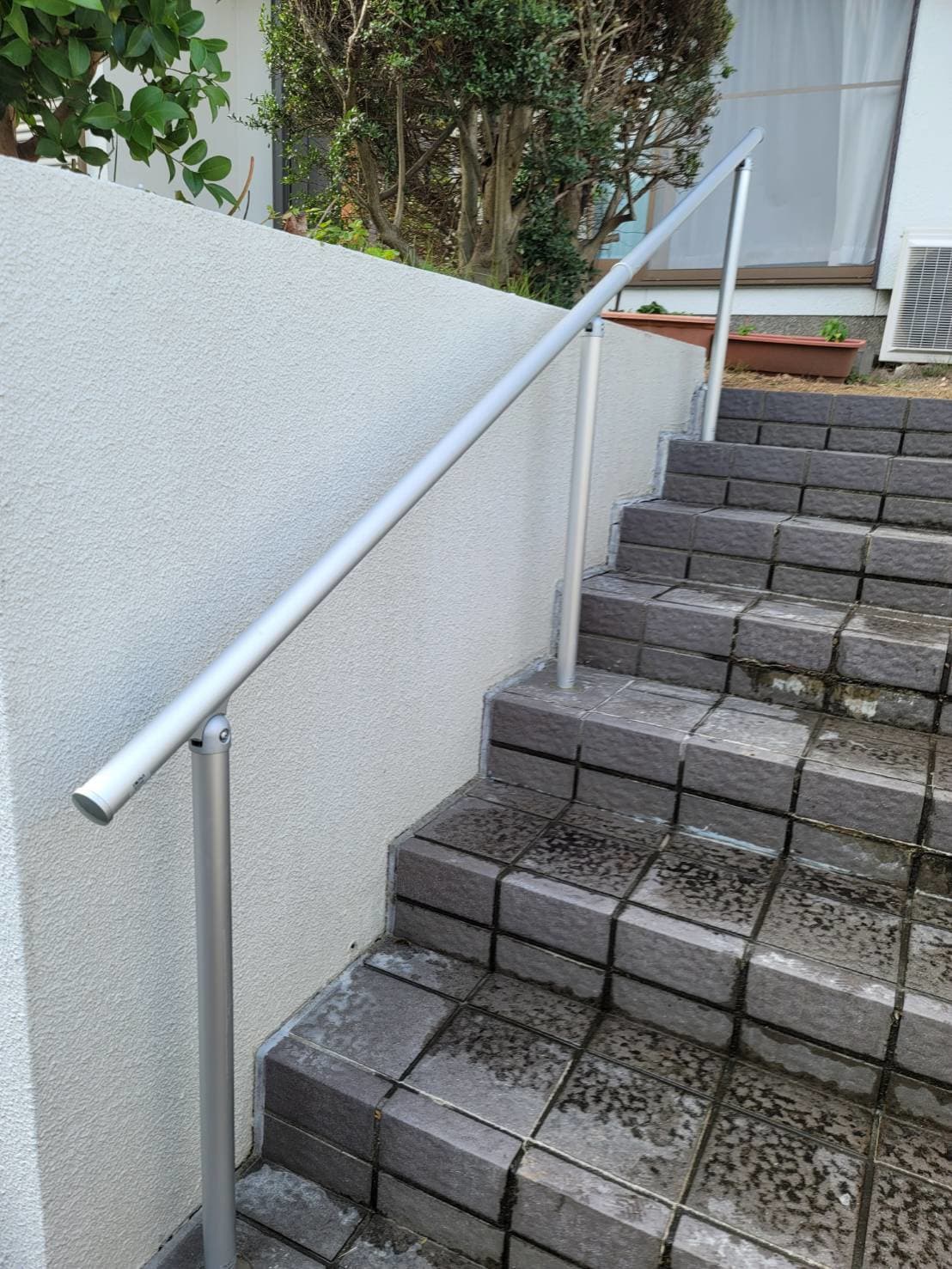 階段手摺設置 | 名古屋市北区のエクステリア工事ならイズ美