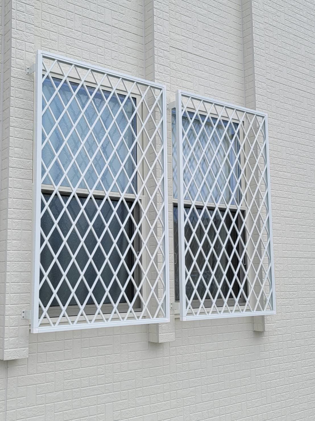 面格子設置 | 名古屋市北区のエクステリア工事ならイズ美