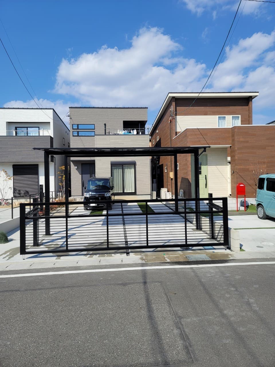 跳ね上げ門扉・カーポート設置 | 名古屋市北区のエクステリア工事ならイズ美