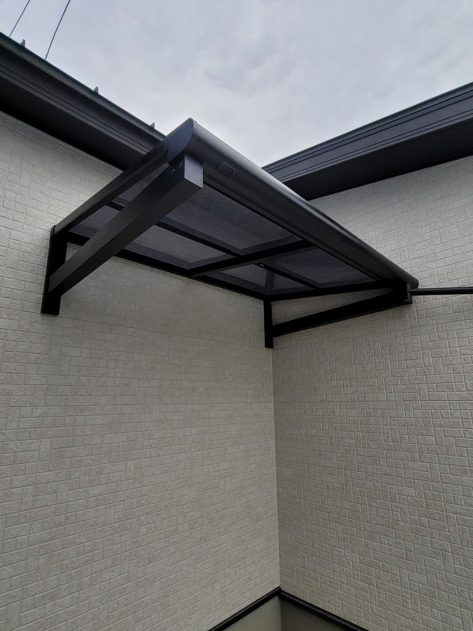 庇屋根設置 | 名古屋市北区のエクステリア工事ならイズ美